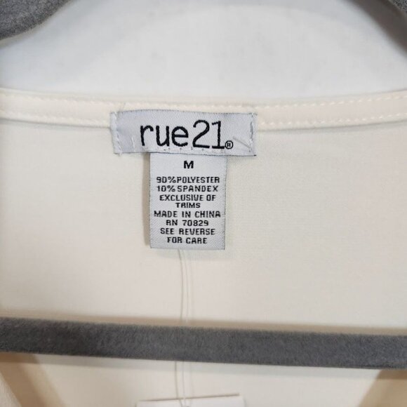 rue21 Long Sleeve‎ Twist Front Bodysuit in Ivory - Size Medium - Picture 7 of 7